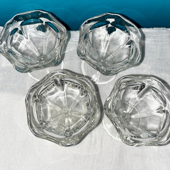 Vintage Anchor Hocking Glass Ice Cream Sundae Dishes, Set of 4 - Picture 2 of 9